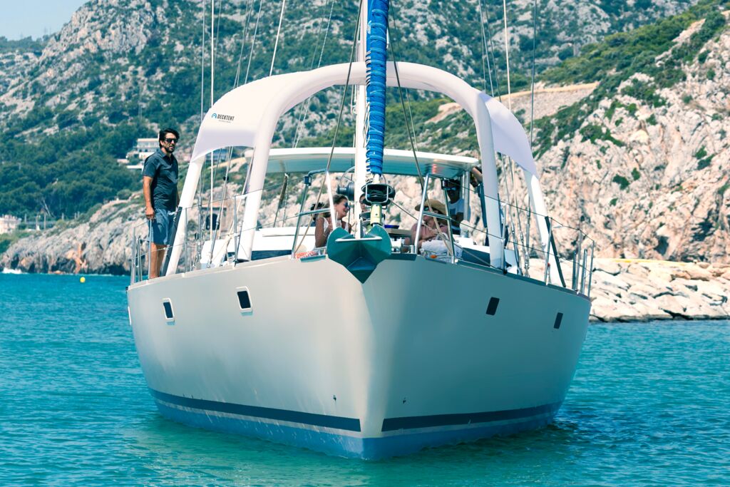 Bimini ML with crew on open sea